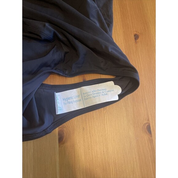 Andie The Full Coverage Amalfi One Piece Swimsuit Black size M NWT - Picture 7 of 7